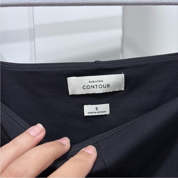 NWT Aritzia Babaton Contour Reframe Crop Top in Black Size Small - Picture 5 of 5